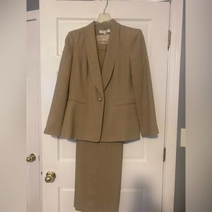 Two piece pant suit